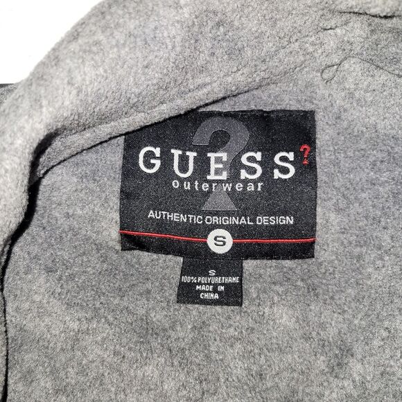 Guess outerwear vest, zip up, collared fleece lined 100% polyeurothane, size S - Picture 3 of 7